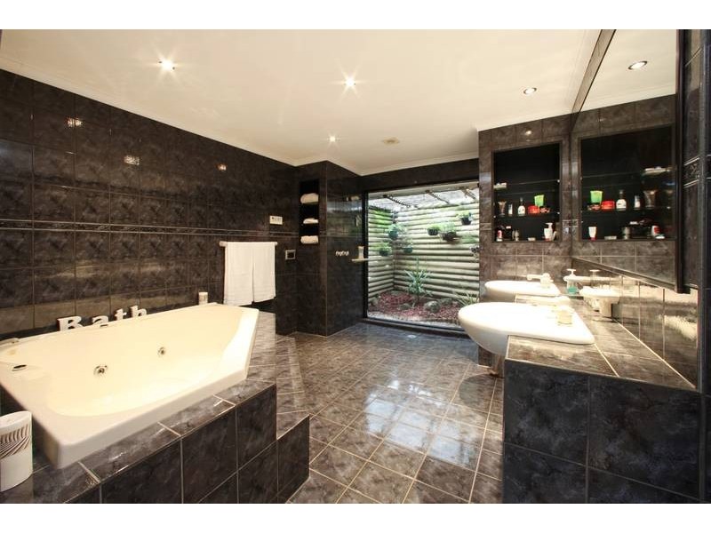 46 Cheryl Crescent, Ferntree Gully VIC 3156