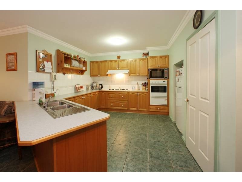 14 Kimberley Drive, Ferntree Gully VIC 3156