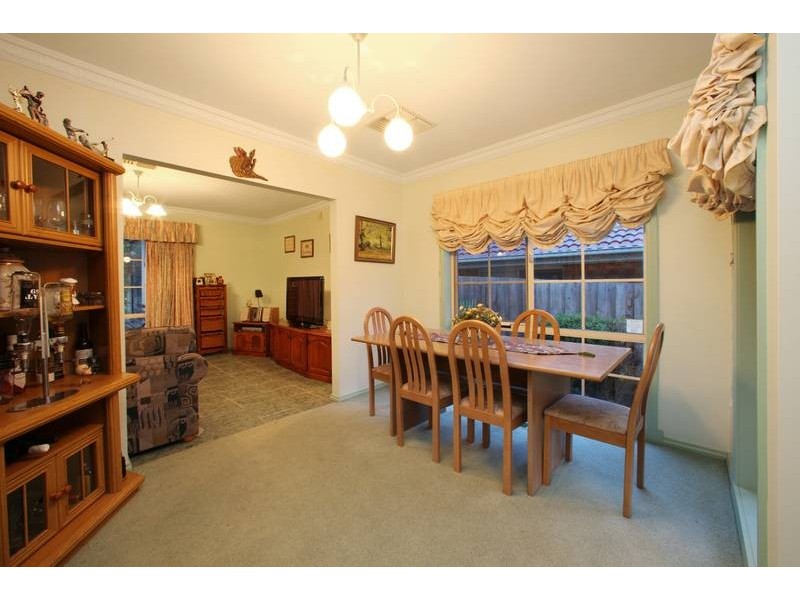 14 Kimberley Drive, Ferntree Gully VIC 3156