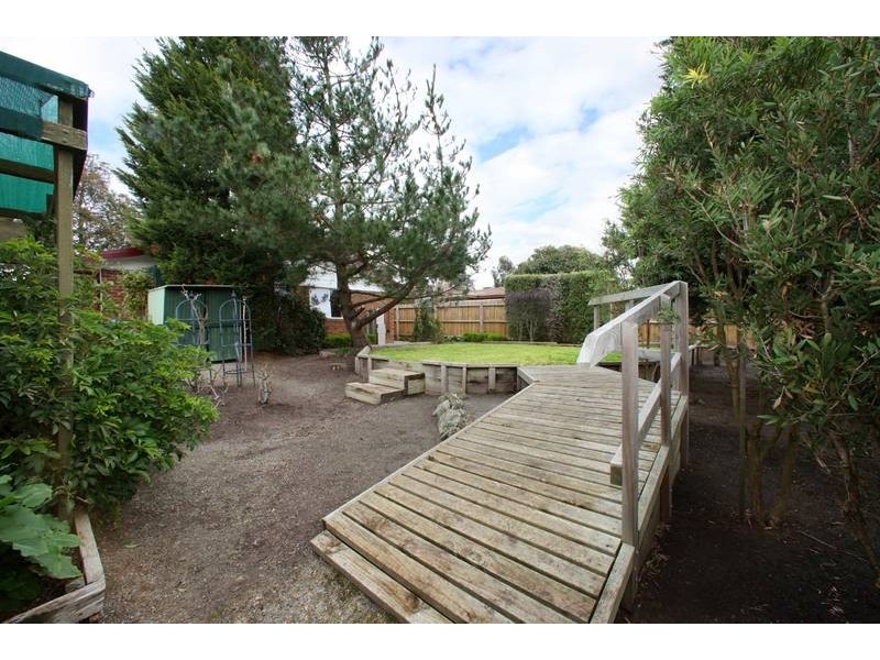 27 Eildon Parade, Rowville VIC 3178