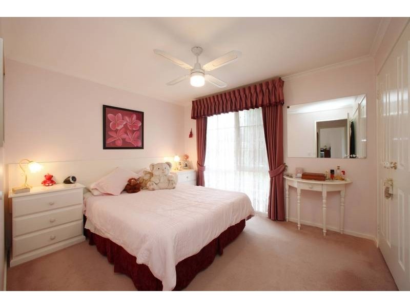 27 Eildon Parade, Rowville VIC 3178