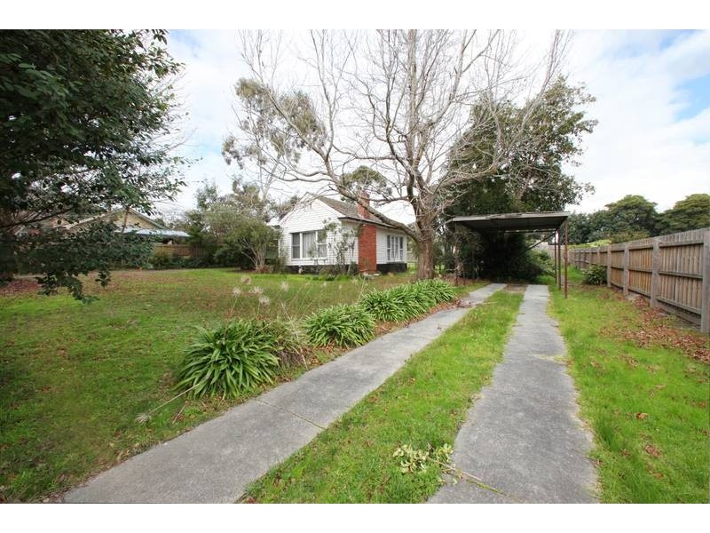 10 Warrabel Road, Ferntree Gully VIC 3156