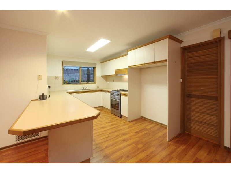 13 Severn Crescent, Rowville VIC 3178