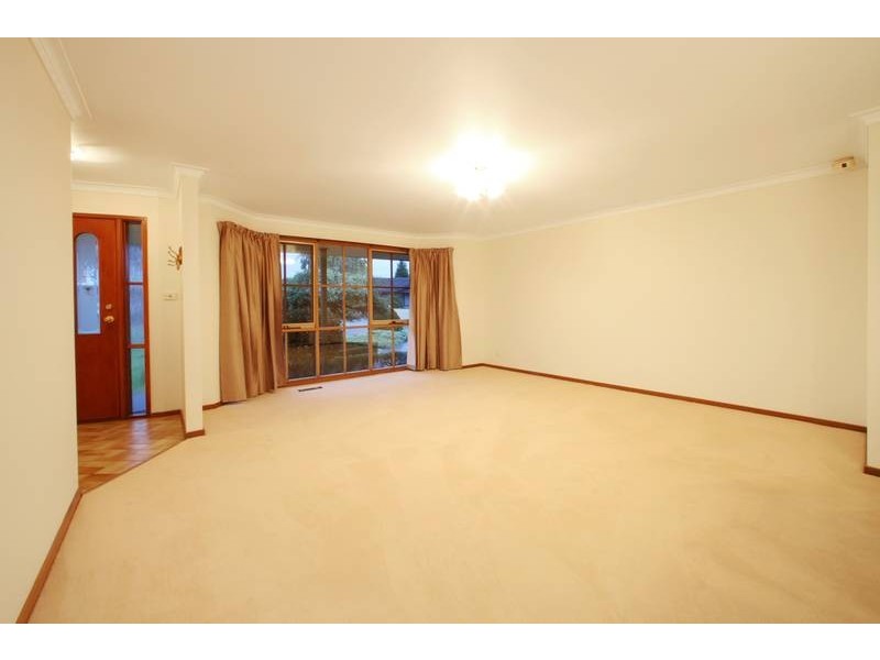 13 Severn Crescent, Rowville VIC 3178