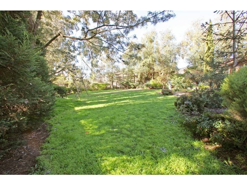8 Seebeck Road, Rowville VIC 3178