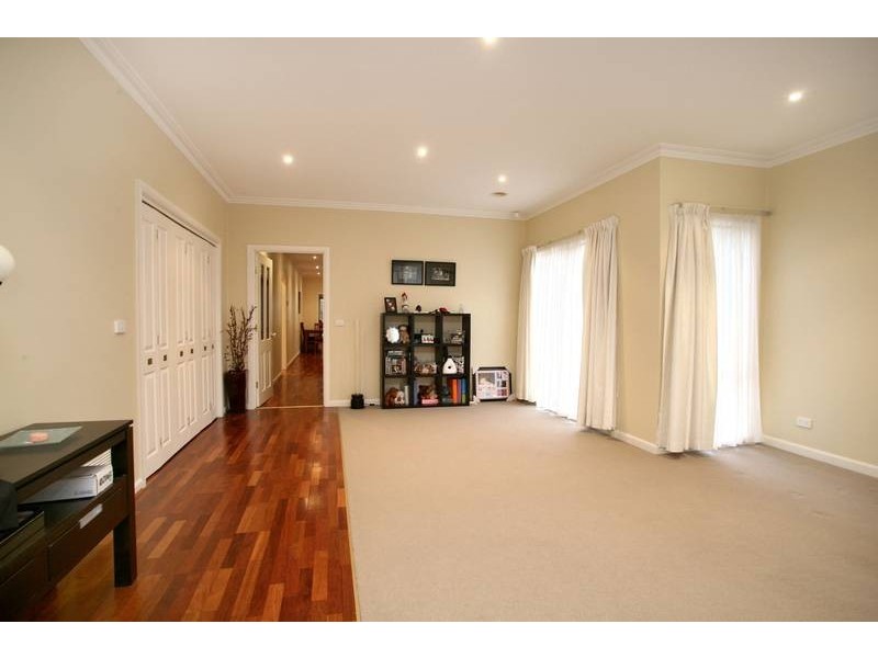 2 Georgia Mae Court, Rowville VIC 3178