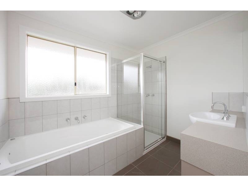 2/134 Windermere Drive, Ferntree Gully VIC 3156