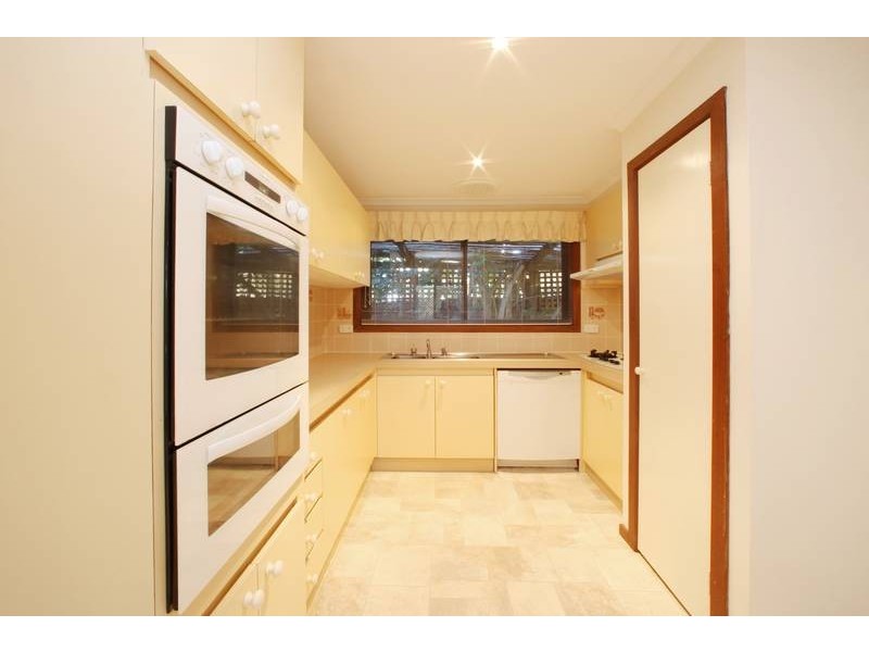 11 Sheraton Crescent, Ferntree Gully VIC 3156