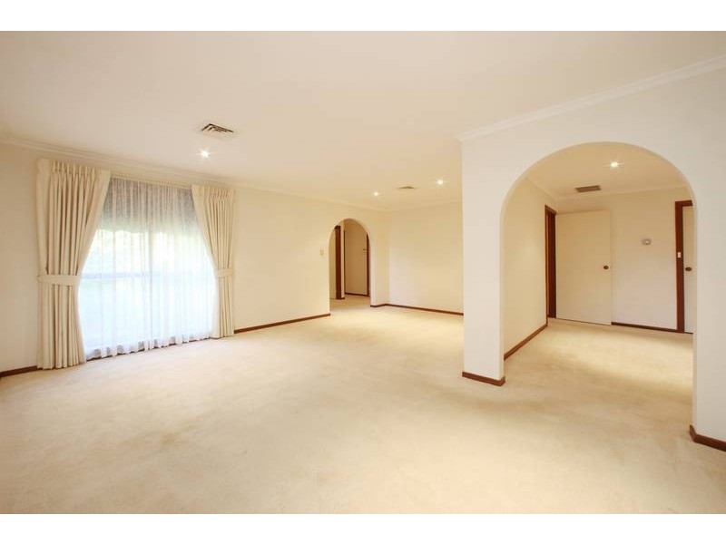 11 Sheraton Crescent, Ferntree Gully VIC 3156