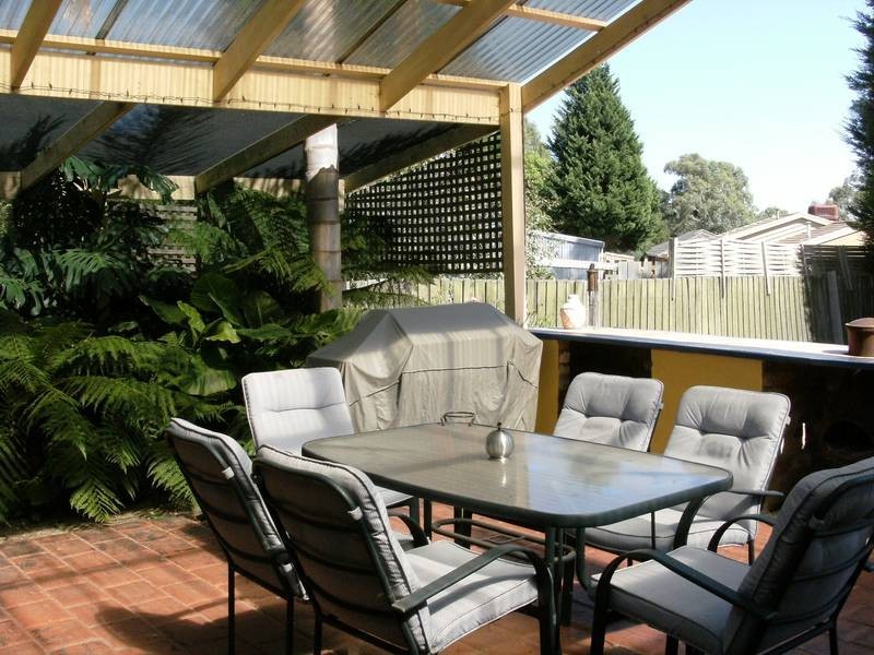 4 Saunders Close, Rowville VIC 3178