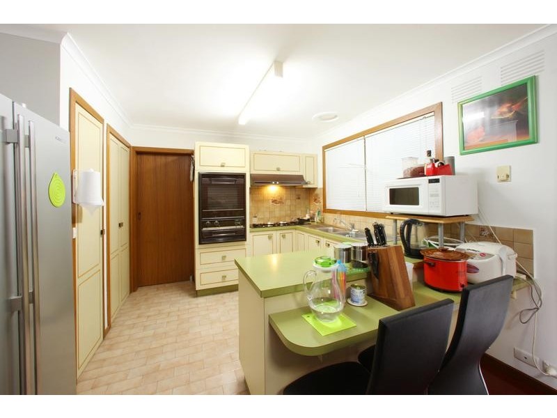 8 Cardinia Way, Rowville VIC 3178