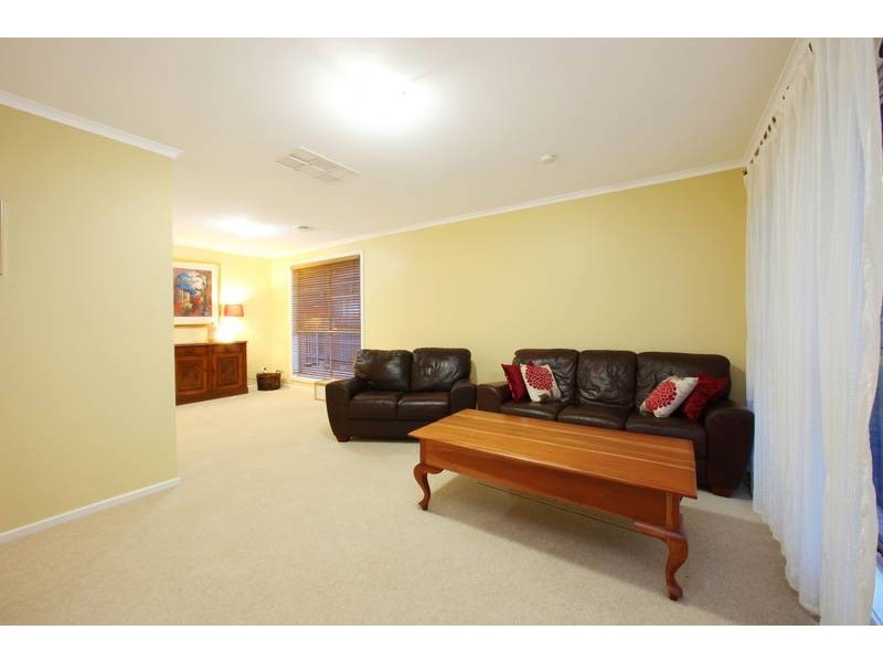 61 Kellbourne Drive, Rowville VIC 3178