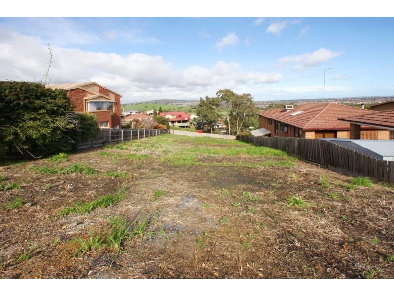 26 Bales Street, Ferntree Gully VIC 3156