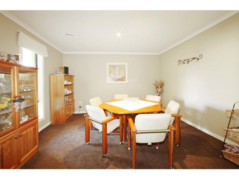 63 Sovereign Manors Crescent, Rowville VIC 3178