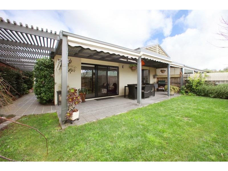 63 Sovereign Manors Crescent, Rowville VIC 3178