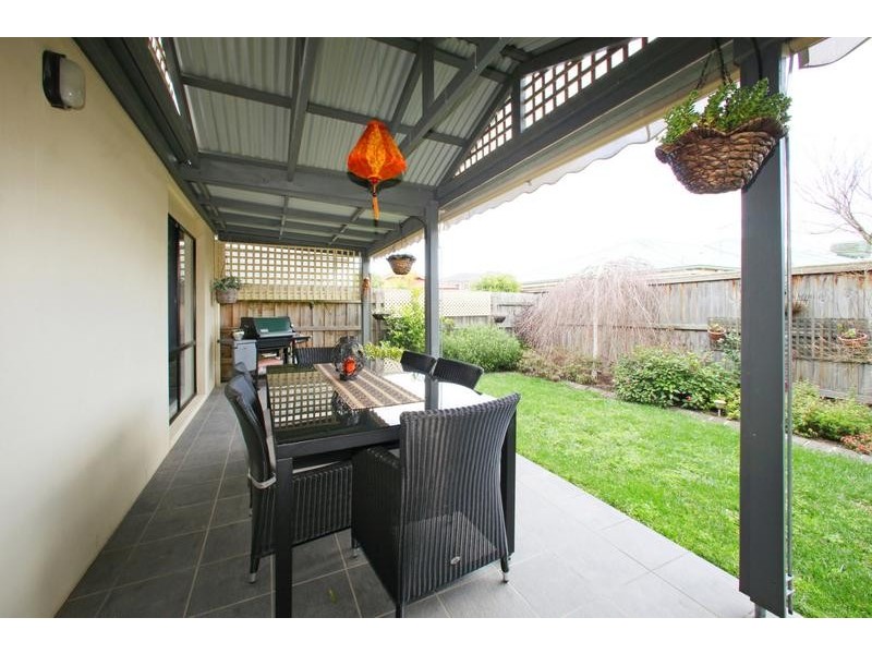 63 Sovereign Manors Crescent, Rowville VIC 3178