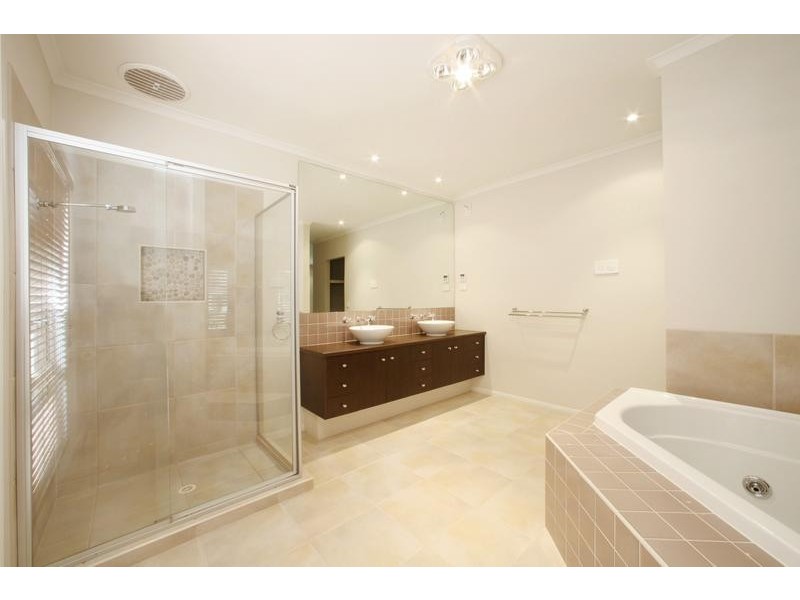 99 Victoria Knox Avenue, Rowville VIC 3178