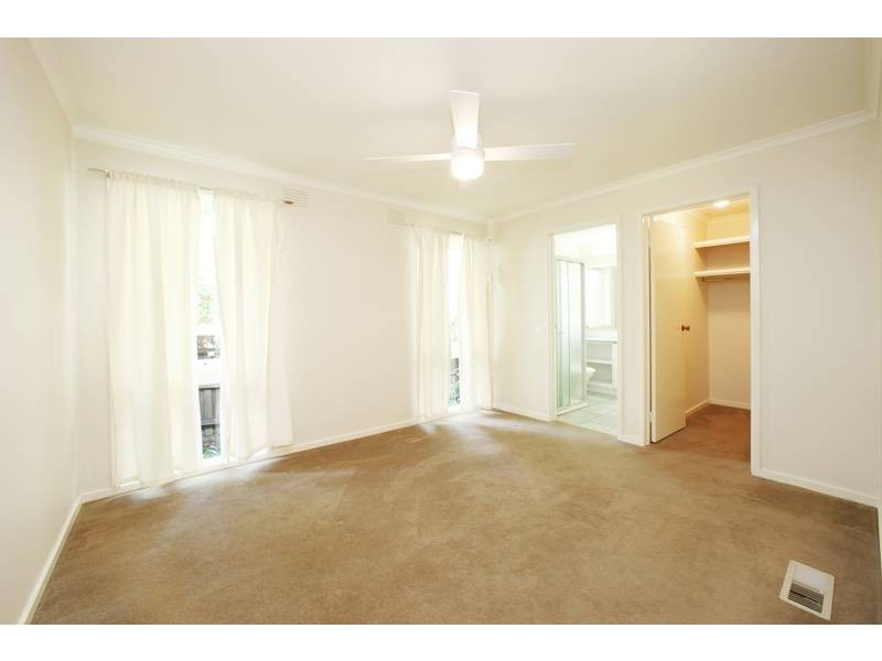 64 Chartwell Drive, Wantirna VIC 3152