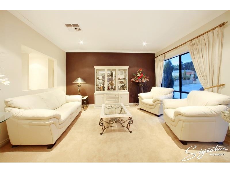 11 Hill Edge Court, Lysterfield South VIC 3156