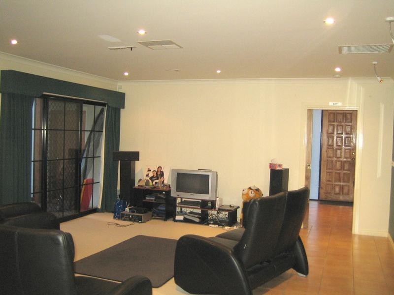 54 Langhorne Crescent, Rowville VIC 3178