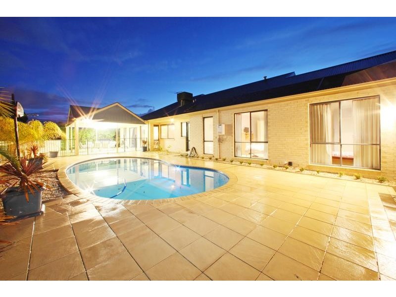 21-22 Jarrang Retreat, Narre Warren North VIC 3804