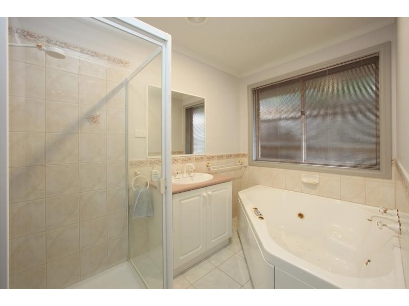 6 Suzana Pl, Rowville VIC 3178