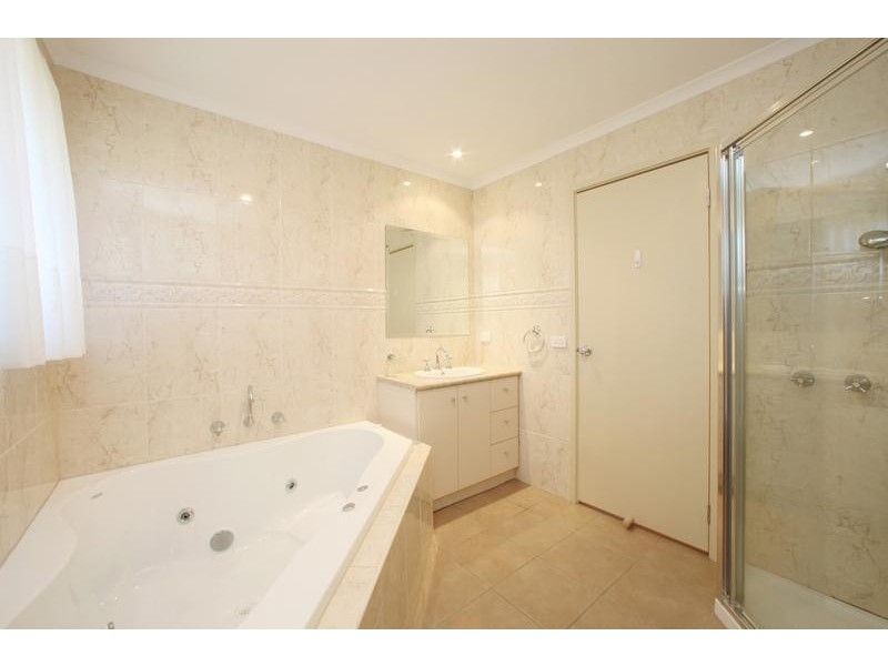 6 Tamboon Drive, Rowville VIC 3178