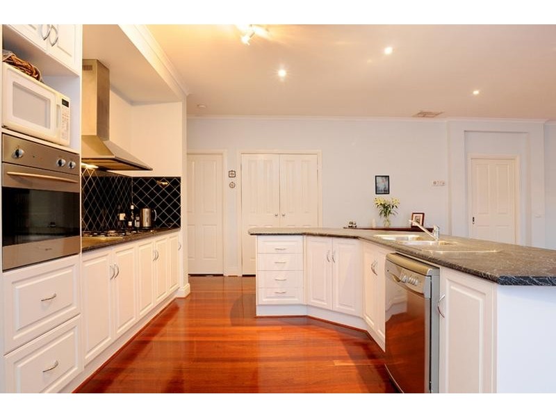 84 Grange Drive, Lysterfield VIC 3156