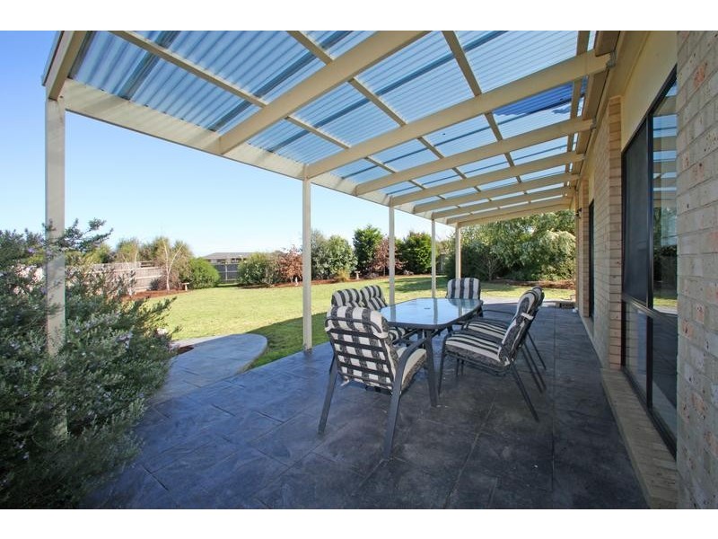 84 Grange Drive, Lysterfield VIC 3156