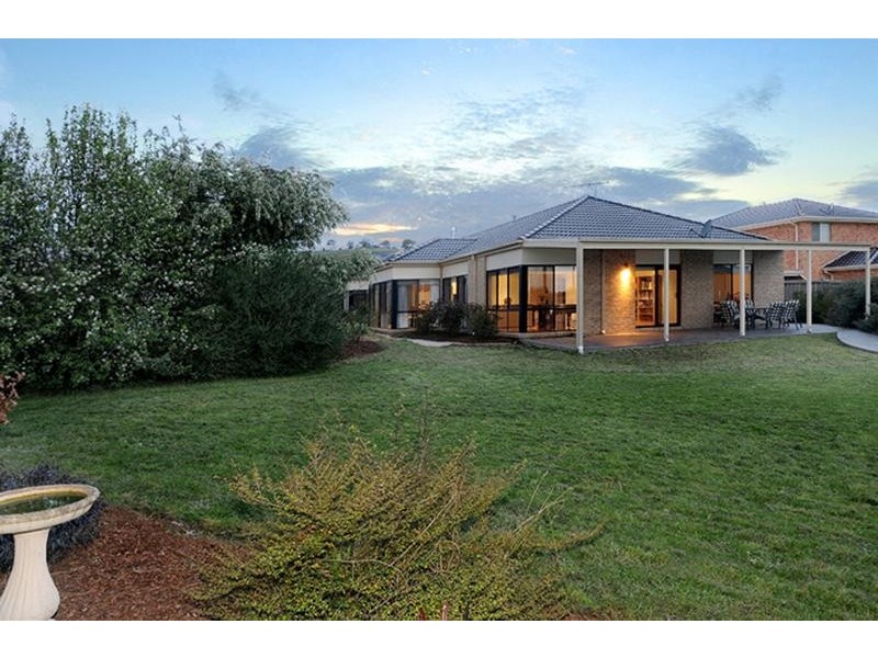 84 Grange Drive, Lysterfield VIC 3156