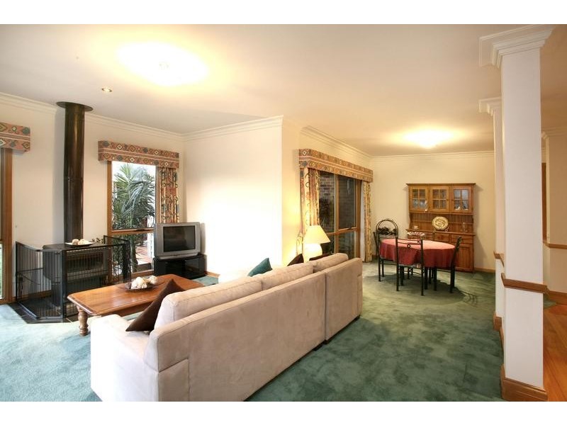 4 Hester Place, Lysterfield VIC 3156