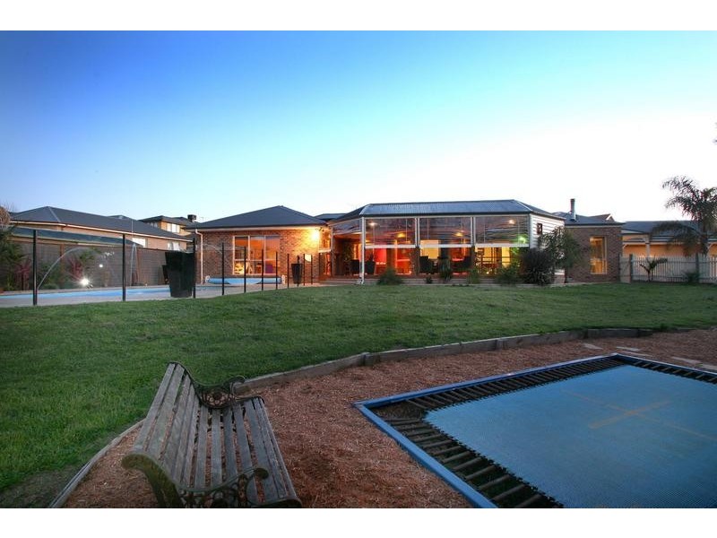 4 Hester Place, Lysterfield VIC 3156