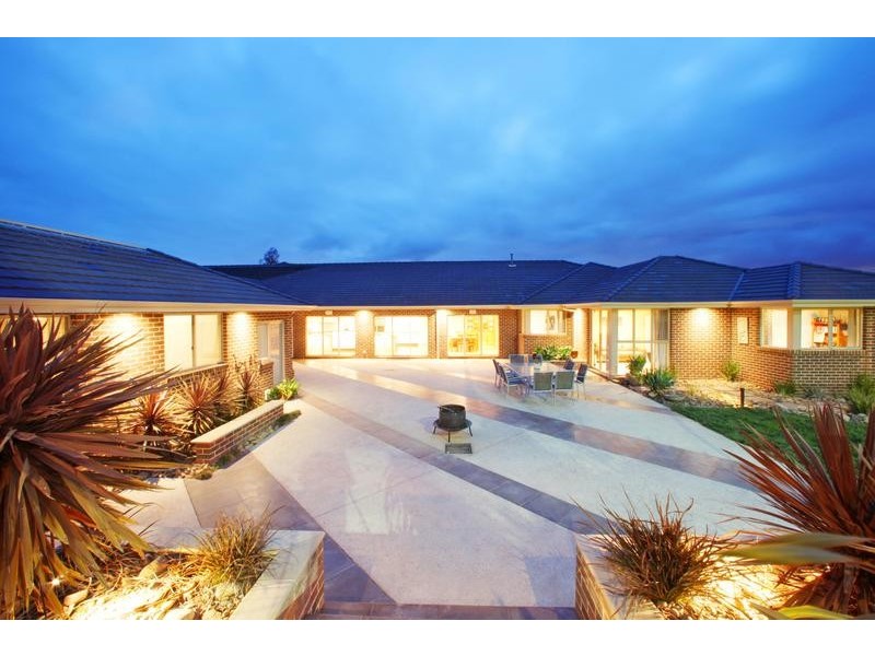 67 Grange Drive, Lysterfield VIC 3156