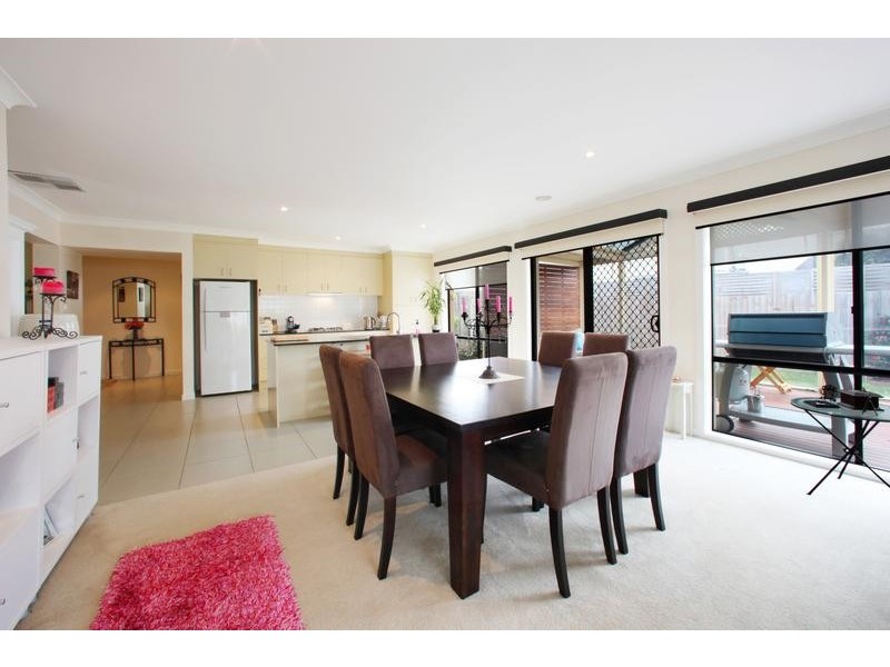 25 Sovereign Manors Crescent, Rowville VIC 3178