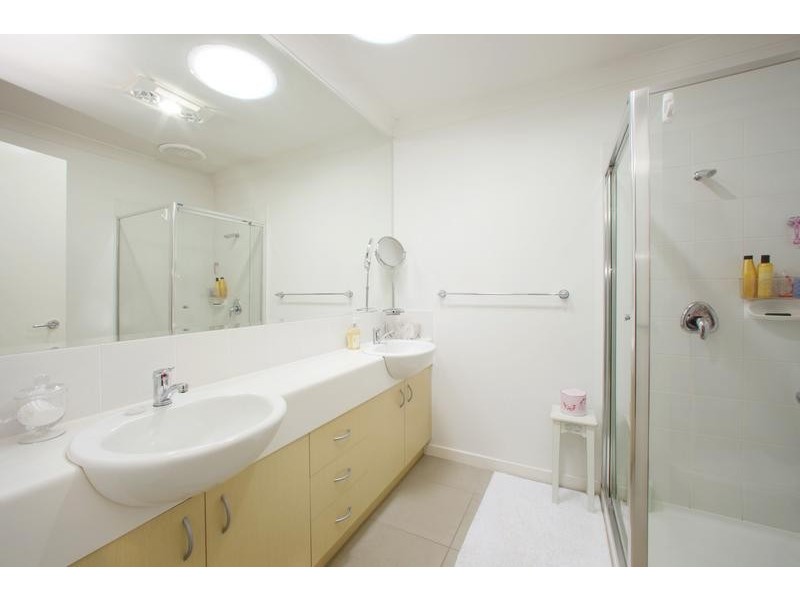 25 Sovereign Manors Crescent, Rowville VIC 3178