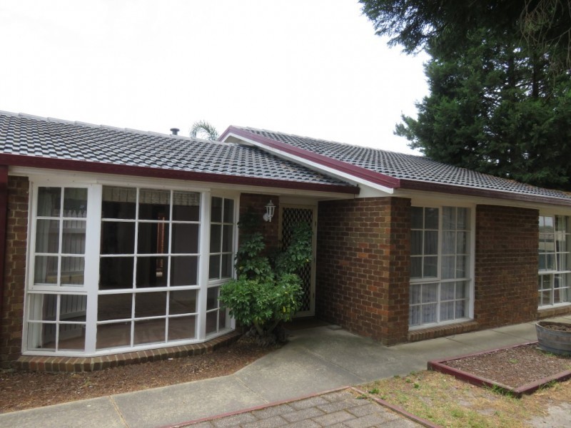 27 Eildon Parade, Rowville VIC 3178