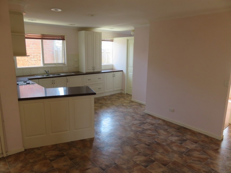 27 Eildon Parade, Rowville VIC 3178