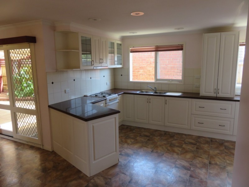 27 Eildon Parade, Rowville VIC 3178