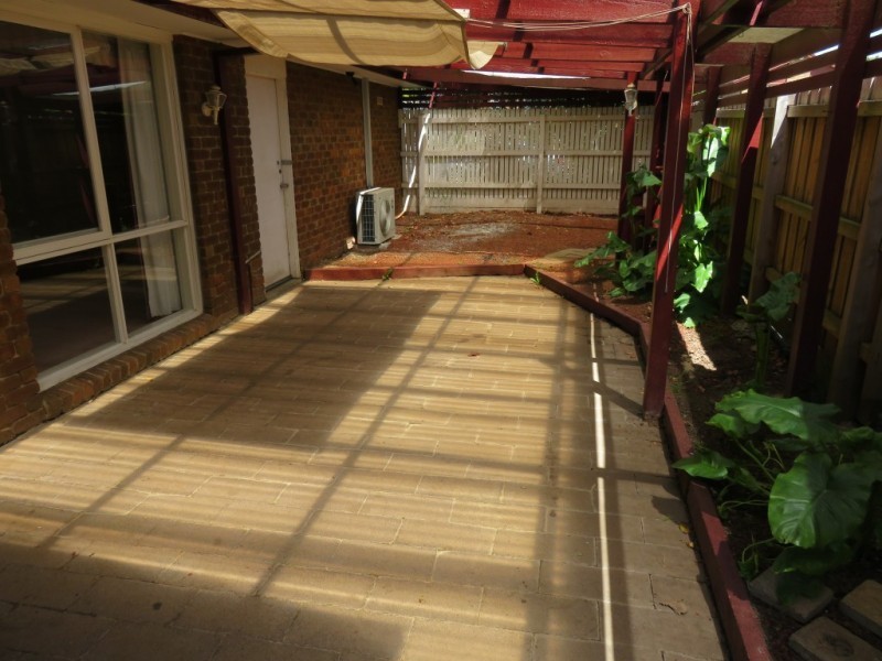 27 Eildon Parade, Rowville VIC 3178