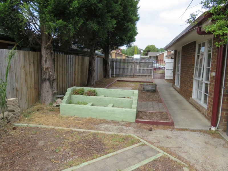 27 Eildon Parade, Rowville VIC 3178