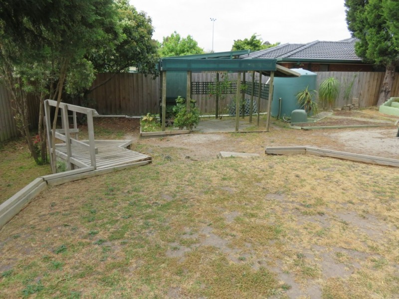 27 Eildon Parade, Rowville VIC 3178