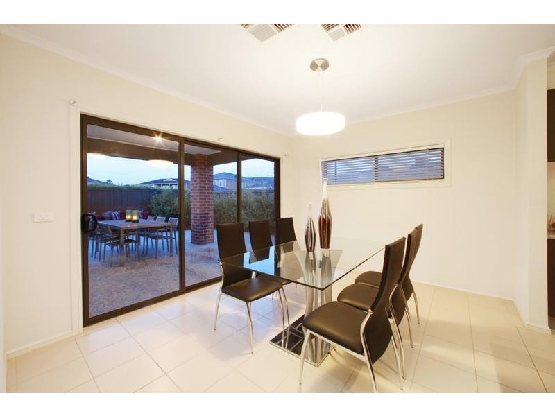 14 Koolamara Boulevard, Ferntree Gully VIC 3156