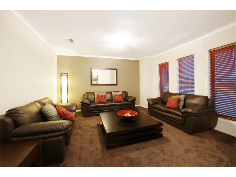 14 Koolamara Boulevard, Ferntree Gully VIC 3156