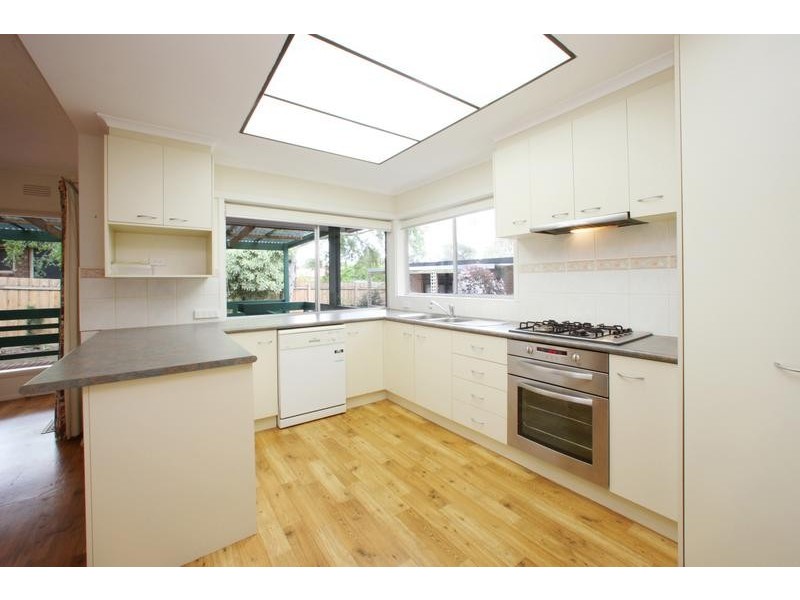 17 Vinen Road, Scoresby VIC 3179