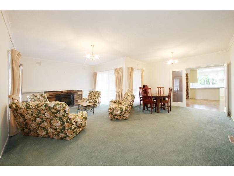 17 Vinen Road, Scoresby VIC 3179