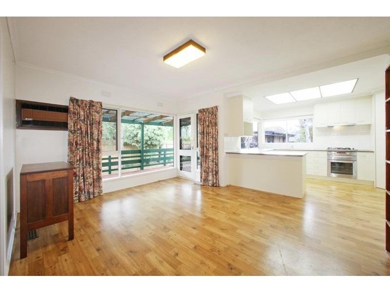 17 Vinen Road, Scoresby VIC 3179