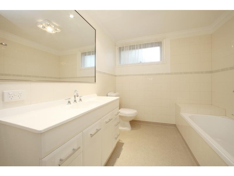 17 Vinen Road, Scoresby VIC 3179