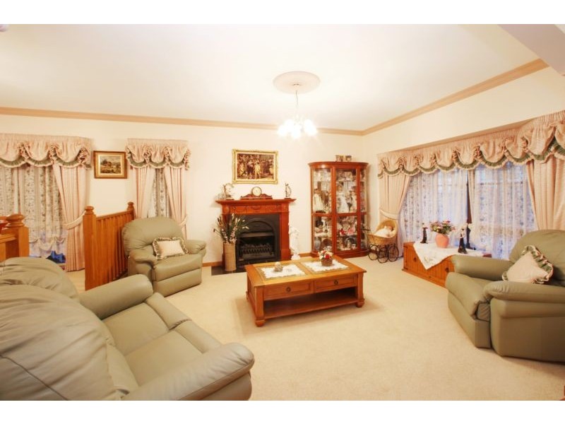 6 The Briars, Lysterfield VIC 3156