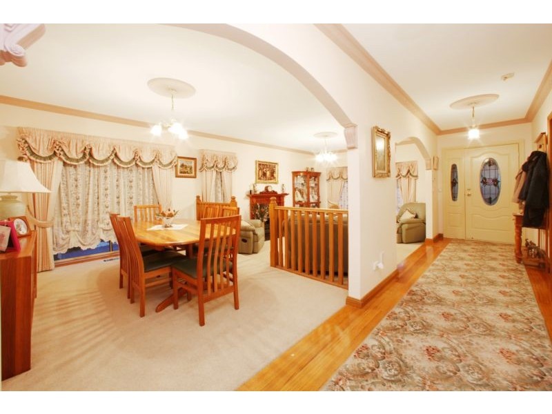 6 The Briars, Lysterfield VIC 3156