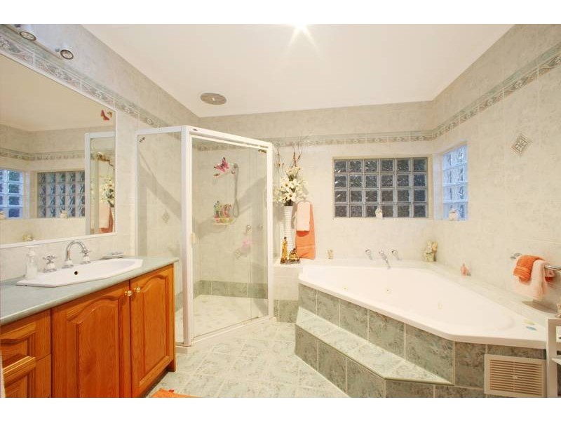 6 The Briars, Lysterfield VIC 3156